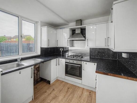KITCHEN/ BREAKFAST ROOM
