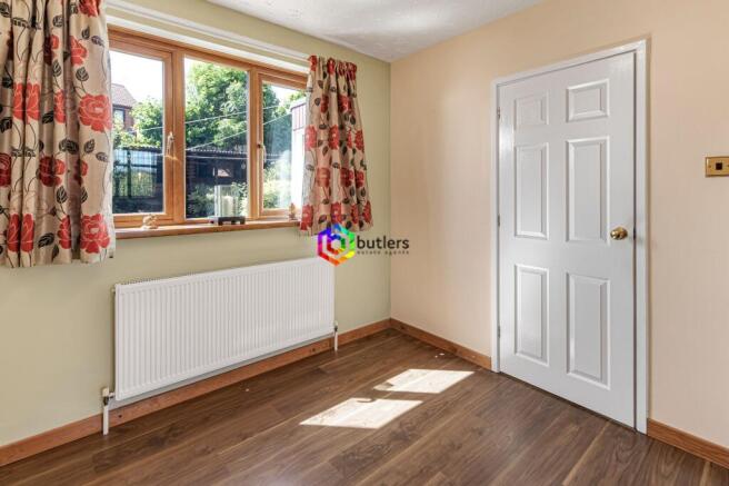 3 bed Semi-Detached for sale Image 6