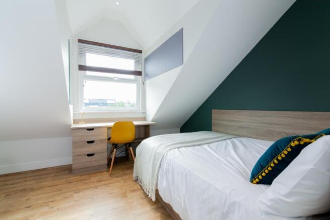 5 bed Flat to rent Image 6