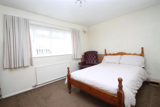 4 bed Detached for sale Image 7