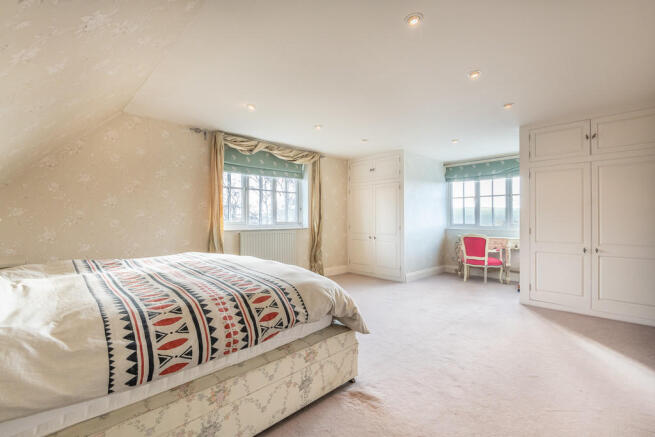 Master Bedroom Su...