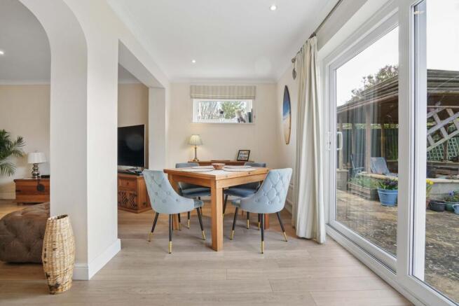 Mayfield Avenue, Grove, OX12 photo 4
