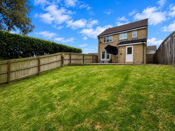 4 bed Detached for sale Image 11