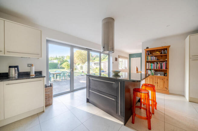 1349709-3-68c087c...