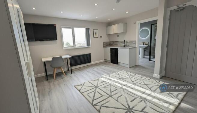 Studio Loft With Kitchenette