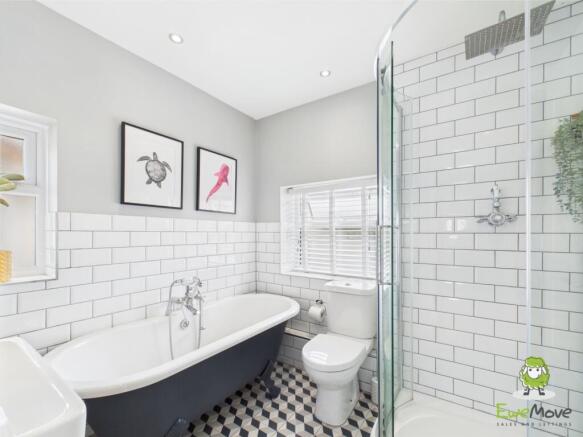 CAM03778G0-PR0235-STILL035