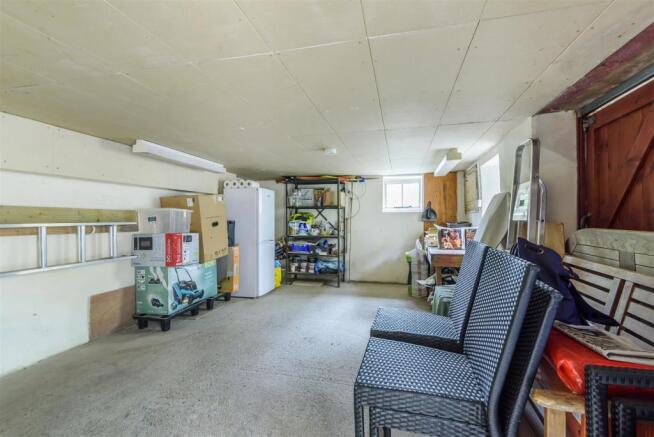 Garage 1.jpg
