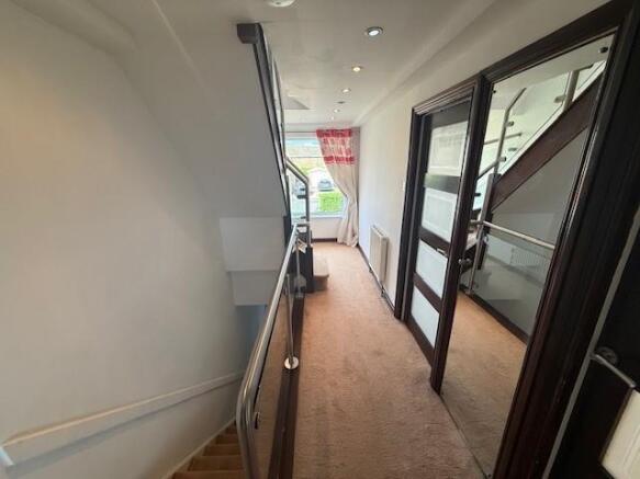 3 bed Town House to rent Image 6