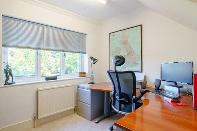 Office/bedroom 5