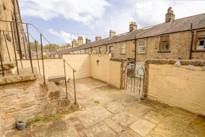 4 bed End of Terrace to rent Image 5