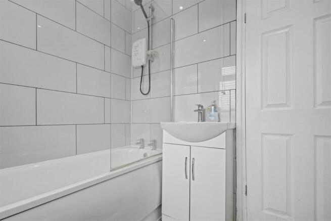 Bathroom_2.jpeg