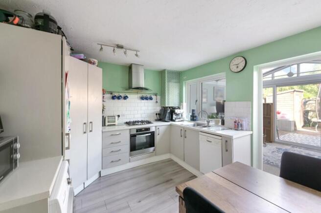 FARRIERS CLOSE,15-12.jpg