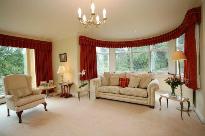 Feature Bay Window