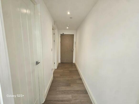 1 bed Apartment to rent Image 6