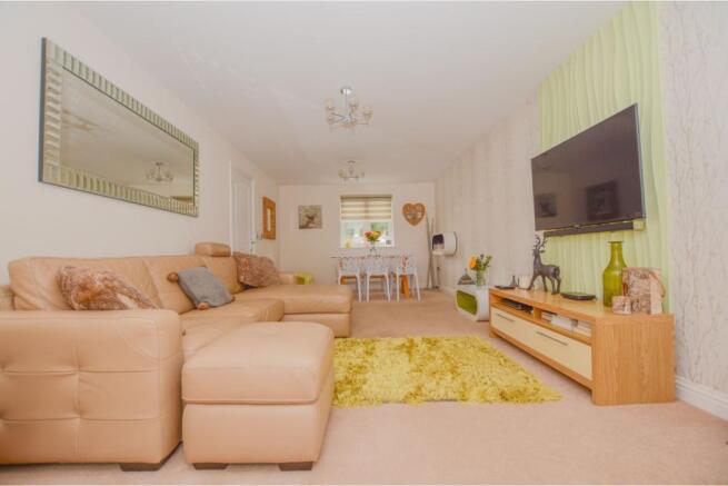Lounge/Dining Room
