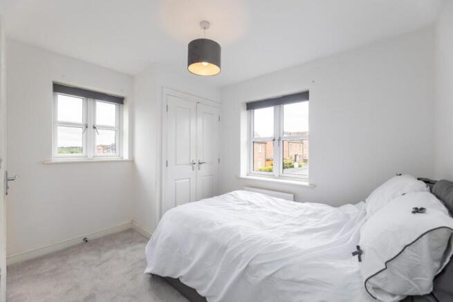 4 bed Detached for sale Image 8