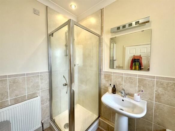 Bathroom 2.jpeg