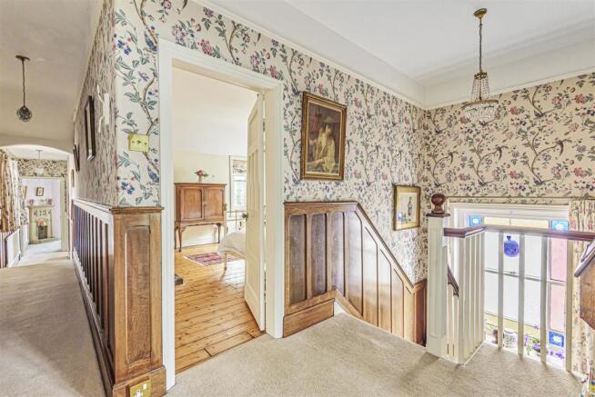 FIRST FLOOR LANDING