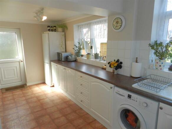 MODERN KITCHEN ALTER