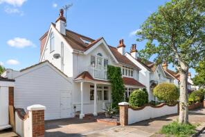 34, Langdale Gardens, Hove BN3 4HG
