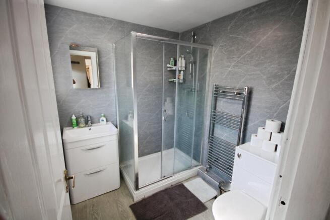 4 bed End of Terrace to rent Image 6