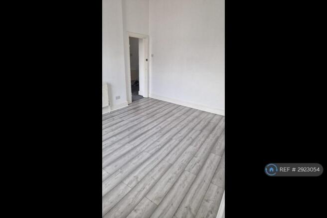 2 bed Flat to rent Image 7
