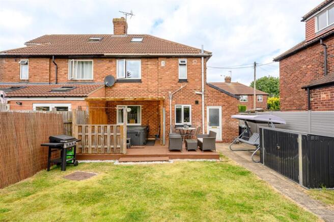 4 bed Semi-Detached for sale Image 12