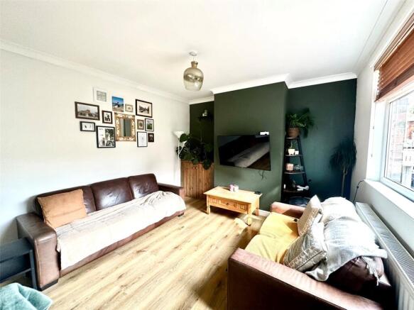 3 bed Semi-Detached for sale Image 3