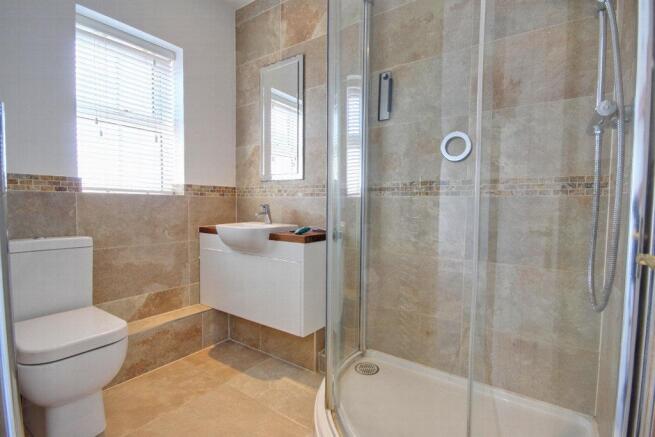 3 bed House to rent Image 10