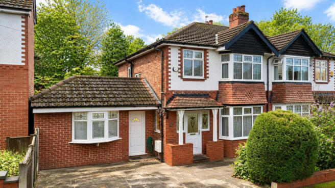 4 Bedroom Semi-Detached in Cheadle Hulme