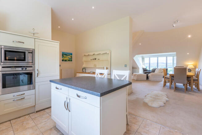  Living/Kitchen/D...