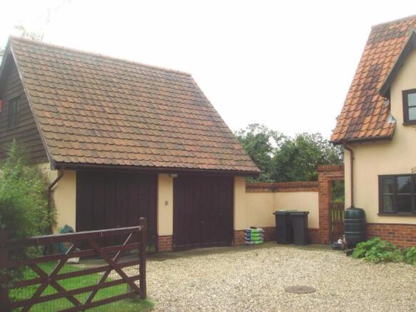 GARAGE& ACCOM