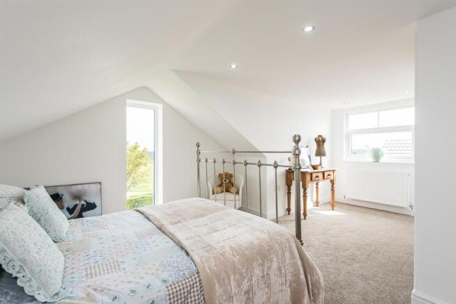 Mastehttps://alto1-4.vebraalto.com/#r Bedroom