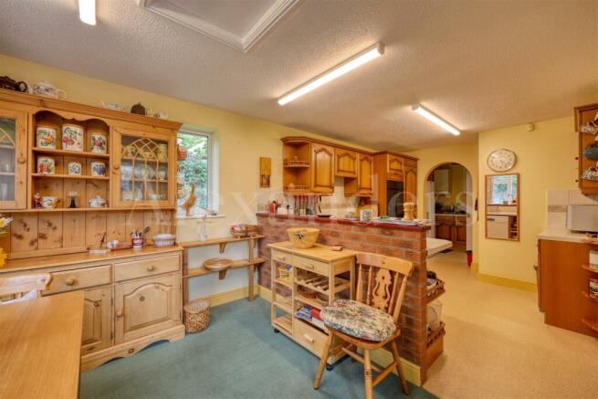 Kitchen/Breakfast Room