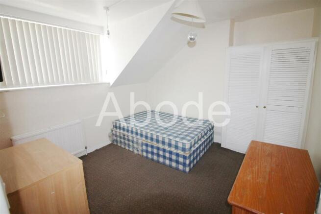 7 bed House to rent Image 7