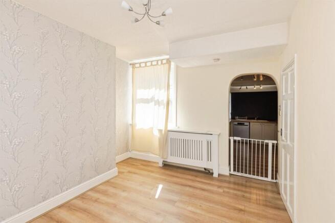 3 bed Terraced for sale Image 5