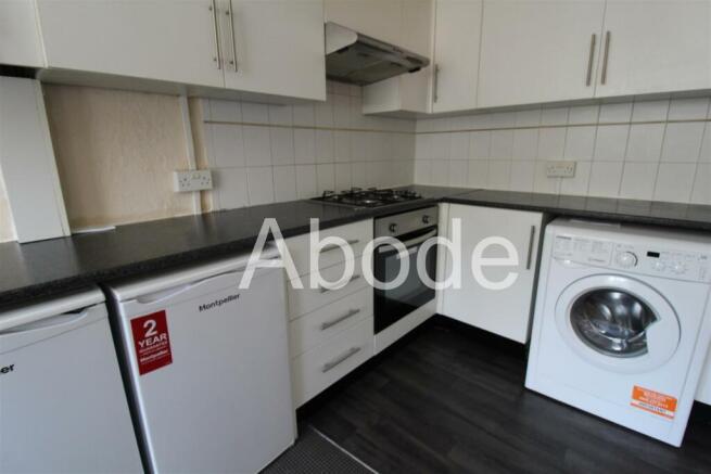 6 bed House to rent Image 5