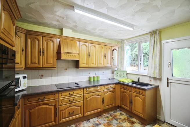 3 bed Semi-Detached Bungalow for sale Image 5