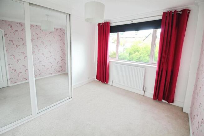 4 bed Semi-Detached for sale Image 12