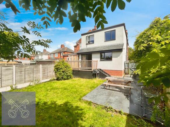 4 bed Semi-Detached for sale Image 6
