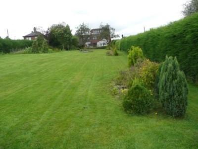 Garden to House