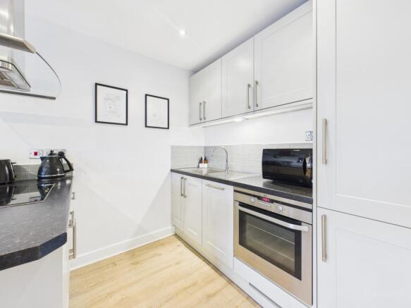 CAM02119G0-PR0520-STILL005