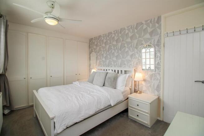 2 bed Semi-Detached for sale Image 7
