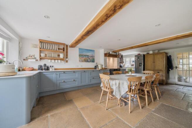 Long Hse - Kitchen