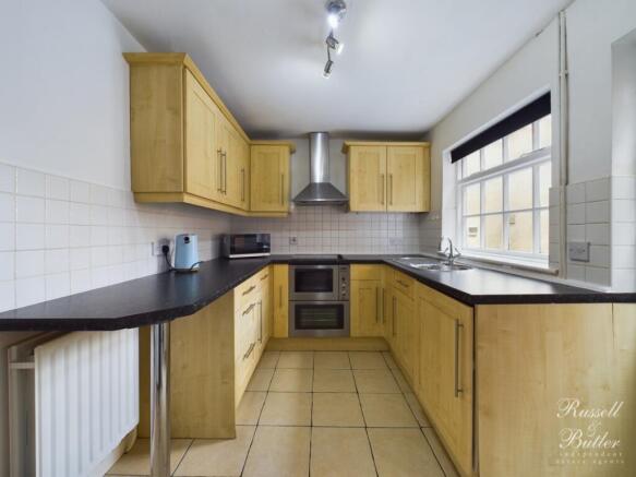 CAM02127G0-PR0124-STILL005