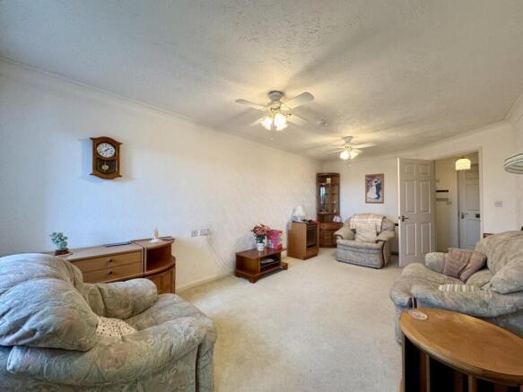 Station Road, Thorpe Bay, Essex, SS1 photo 4