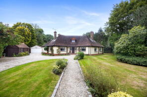 Redmayn, Cobham Way, Leatherhead KT24 5BH