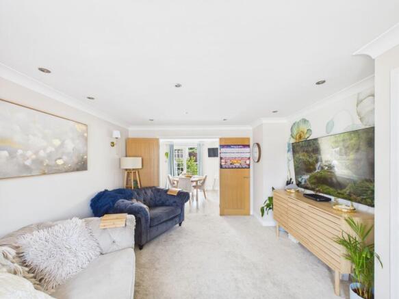 4 bed Detached for sale Image 5