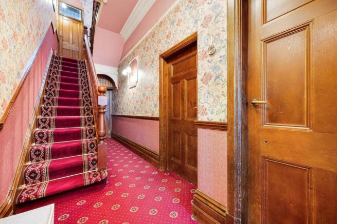 5 bed Terraced for sale Image 10