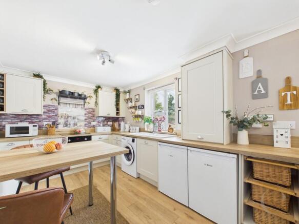 Open Plan Dining Kitchen & Lounge